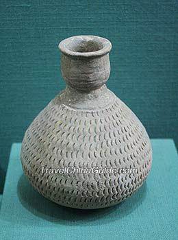 Pottery unearthed in Xi'an Banpo Museum